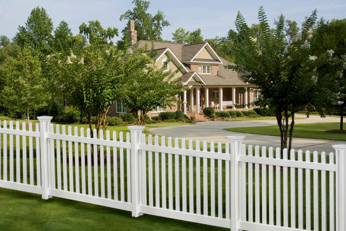 vinyl fencing installation