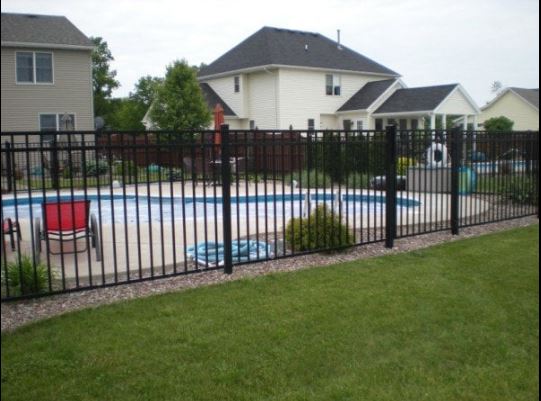 swimming pool fence completed in Detroit